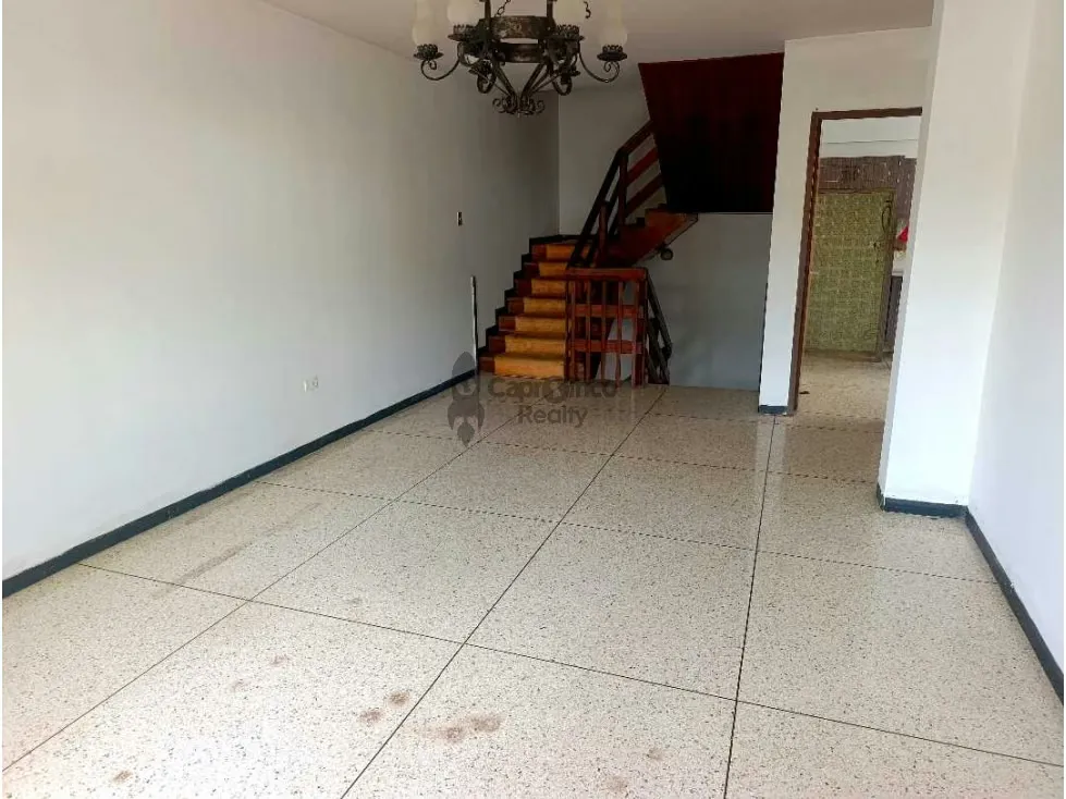 EN VENTA APARTOQUINTA EN TRIGAL SUR. CALLE CERRADA - 2