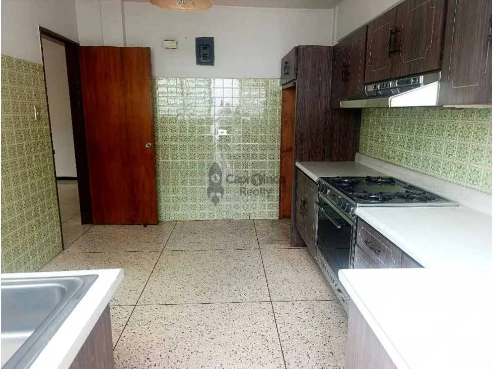 EN VENTA APARTOQUINTA EN TRIGAL SUR. CALLE CERRADA - 4