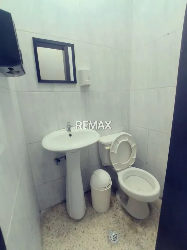 Venta de Casa Comercial Clinica, Spa, Laboratorio, Studio De Belleza - 18