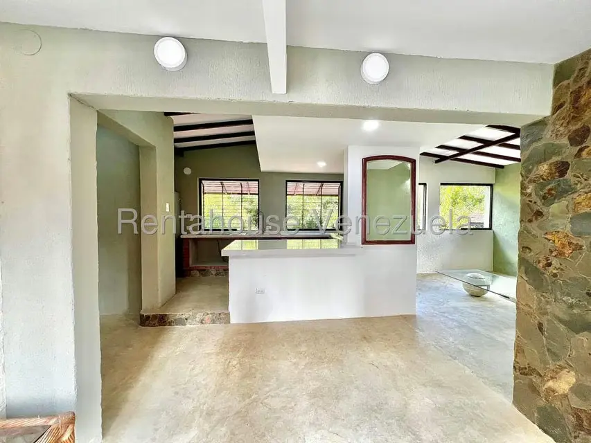 Casa (Multipes Niveles) en Venta en Oripoto, Distrito Metropolitano - 25