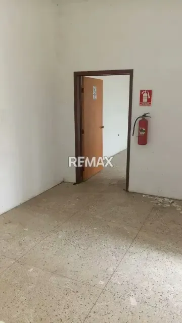 Gran oportunidad vendo Galpon con una casa ubicado en el centro-oeste de Barquisimeto estado Lara - 2