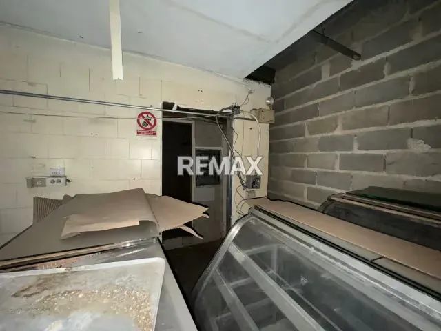 Local comercial en alquiler en la torre banaven - 4