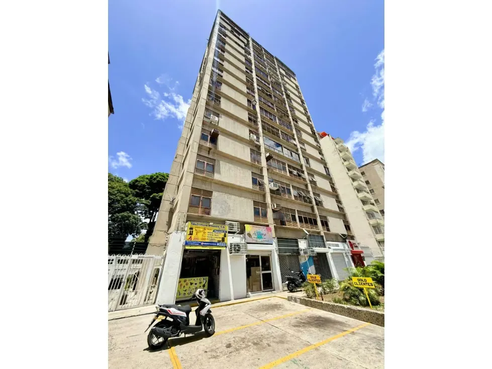 Alquilo apartamento remodelado 155m2 Altamira Sur 6818