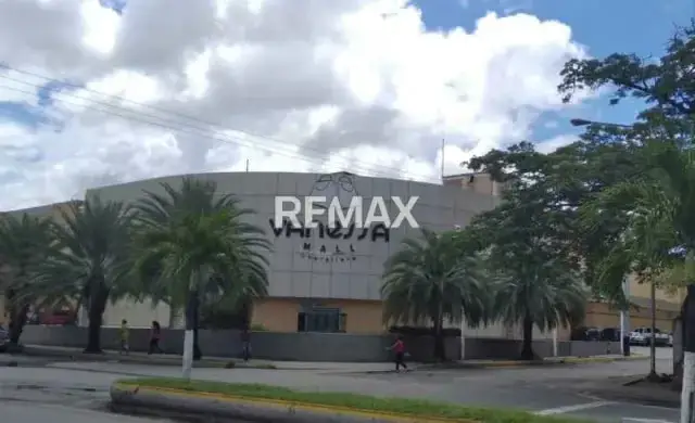 Alquiler Local Comercial C.C. Vanessa Mall Charallave