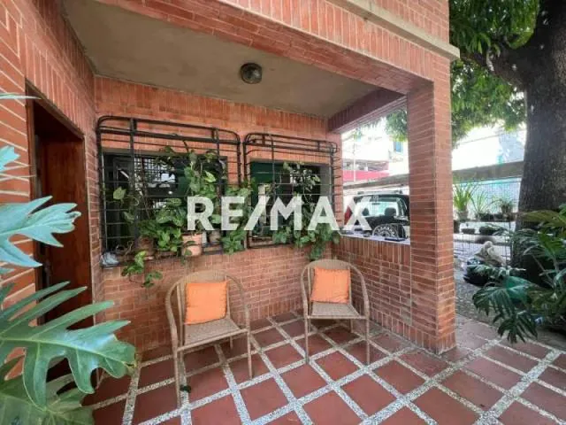 VENTA DE CASA EN LA URBANIZACIÓN MONTECRISTO