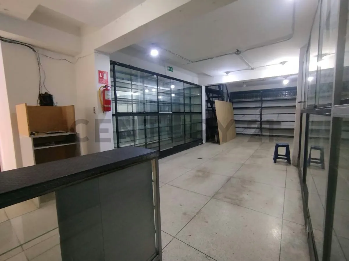 Local Comercial 98M2 en Alquiler Quinta Crespo - 2