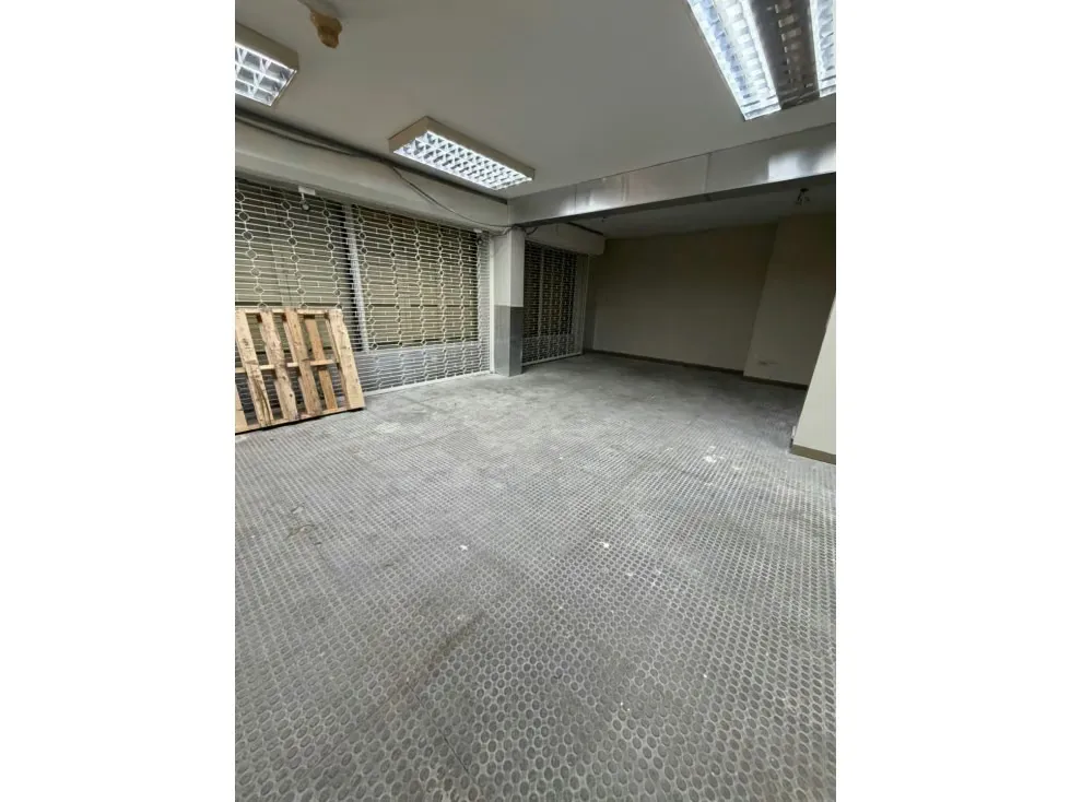 Se vende local comercial 165m2 San Bernardino 0112
