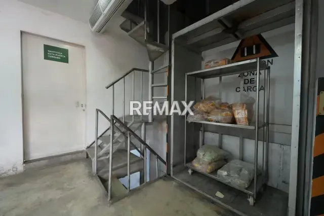 Edificio Industrial y Fondo de Comercio en Venta - 15