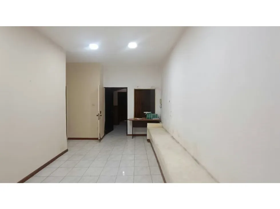 Se alquila oficina/depósito 150m2 El Marques 8112 - 13