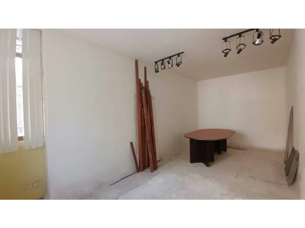 Se alquila oficina/depósito 150m2 El Marques 8112 - 9