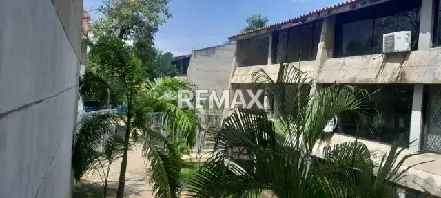 APARTAMENTO DÚPLEX EN VENTA IDEAL PARA MODERNIZAR COMPLEJO TURÍSTICO EL MORRO RES. DORAL BEACH PTO. LA CRUZ VENEZUELA