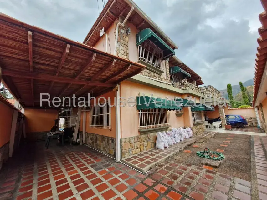 Casa (Duplex) en Venta en El Limon, Aragua - 2