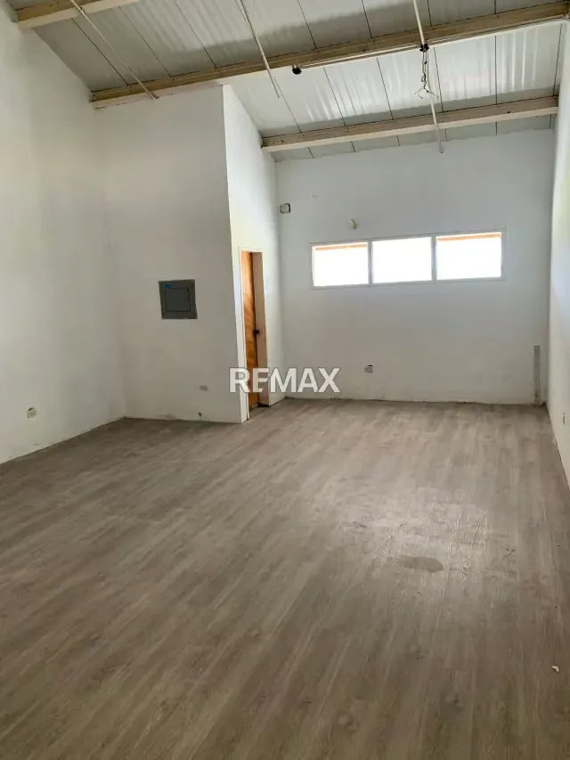 Alquiler de local comercial de 41 metros cuadrados ubicado en el Centro comercial Cahiua Cagua Estado Aragua
