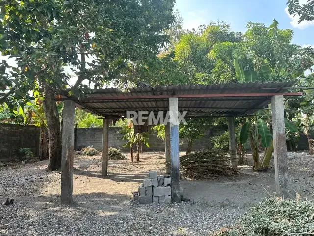 VENDO AMPLIO TERRENO CON CASA GRANDE TUREN - 3