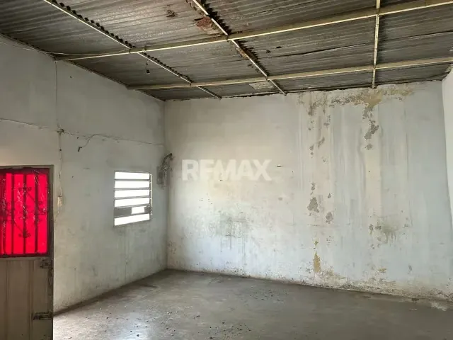 VENDO AMPLIO TERRENO CON CASA GRANDE TUREN - 4