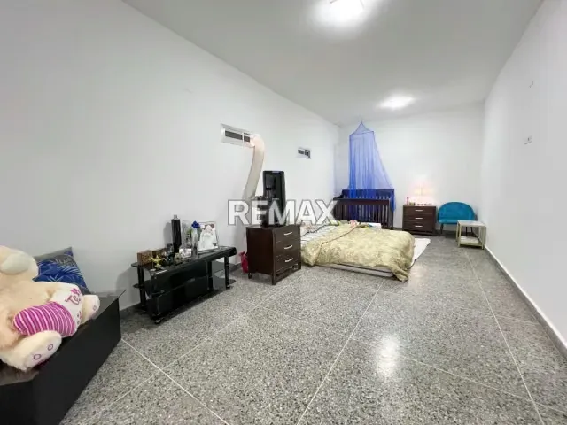 Casa actualizada y construcción en gris en venta en la Urbanización Coromoto, Zona D, San Francisco - 12