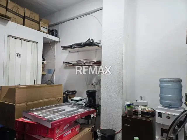 VENDO LOCAL COMERCIAL EXCELENTE UBICACIÓN - 5