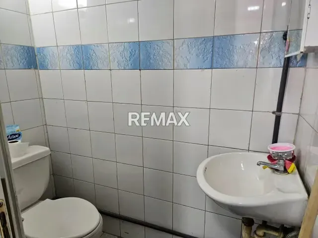 VENDO LOCAL COMERCIAL EXCELENTE UBICACIÓN - 7