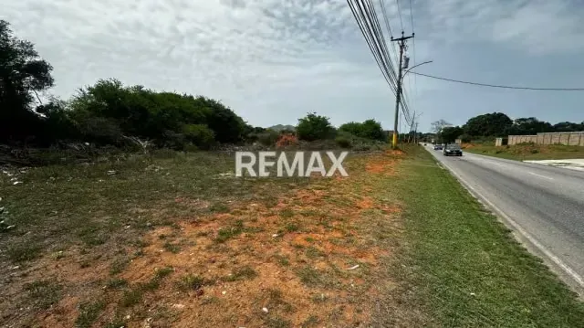 TERRENO CON POTENCIAL PARA INVERSIÓN COMERCIAL, EN EL CARDÓN