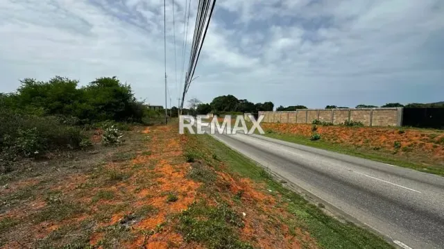 TERRENO CON POTENCIAL PARA INVERSIÓN COMERCIAL, EN EL CARDÓN - 4
