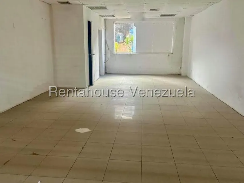 Local Comercial en Alquiler en El Castillejo, Miranda - 4