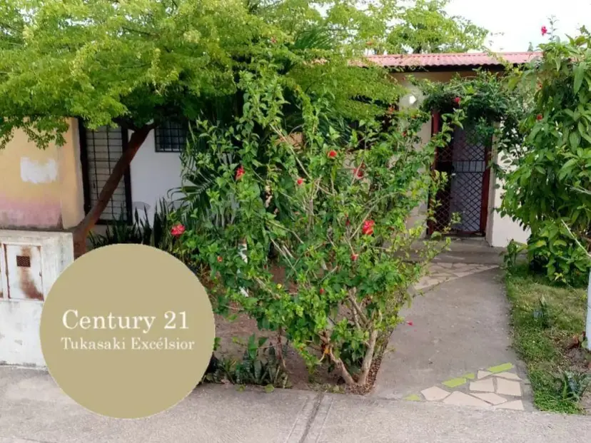 Se Vende Comoda Vivienda en Urbanismo Cerrado