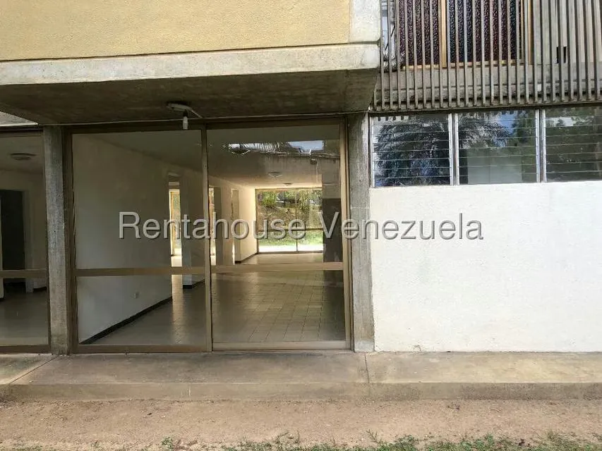 Apartamento (1 Nivel) en Alquiler en La Bonita, Distrito Metropolitano - 2