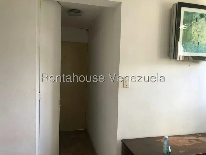 Apartamento (1 Nivel) en Alquiler en La Bonita, Distrito Metropolitano - 24
