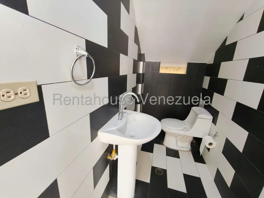 Casa (Multipes Niveles) en Venta en El Rincon de Guaracarima, Aragua - 11