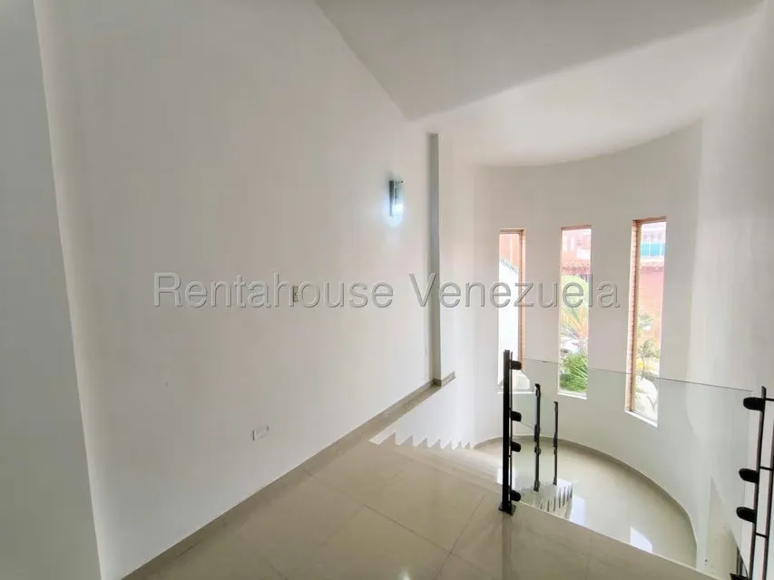 Casa (Multipes Niveles) en Venta en El Rincon de Guaracarima, Aragua - 12