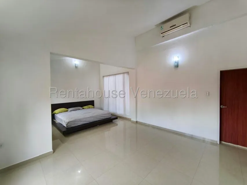 Casa (Multipes Niveles) en Venta en El Rincon de Guaracarima, Aragua - 23