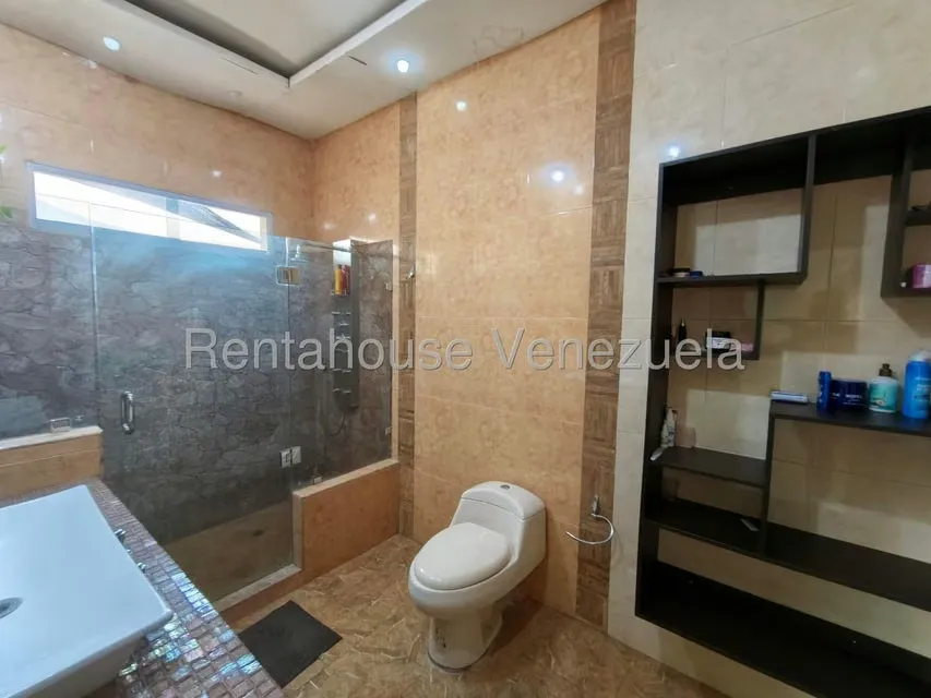 Casa (Multipes Niveles) en Venta en El Rincon de Guaracarima, Aragua - 26