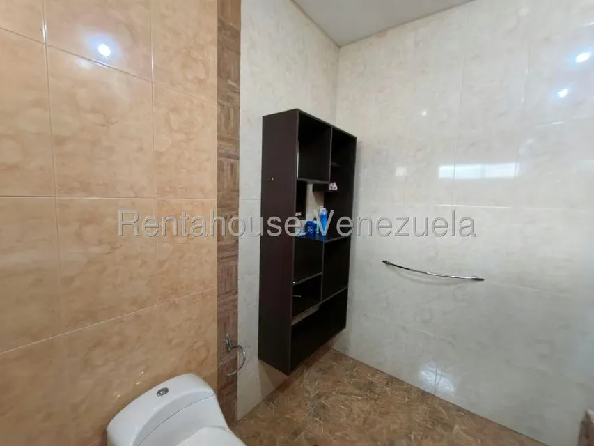 Casa (Multipes Niveles) en Venta en El Rincon de Guaracarima, Aragua - 28