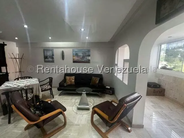 Apartamento (1 Nivel) en Venta en Prados del Este, Distrito Metropolitano - 4
