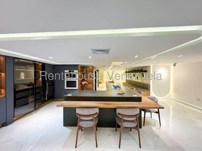 Casa (Multipes Niveles) en Venta en Cumbres de Curumo, Distrito Metropolitano - 12