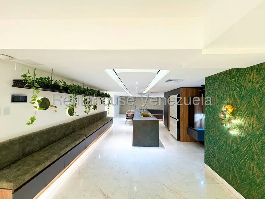 Casa (Multipes Niveles) en Venta en Cumbres de Curumo, Distrito Metropolitano - 16