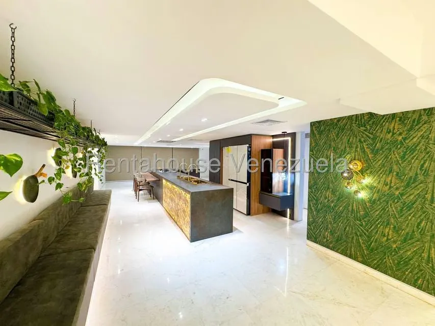 Casa (Multipes Niveles) en Venta en Cumbres de Curumo, Distrito Metropolitano - 19