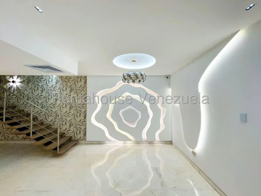 Casa (Multipes Niveles) en Venta en Cumbres de Curumo, Distrito Metropolitano - 20
