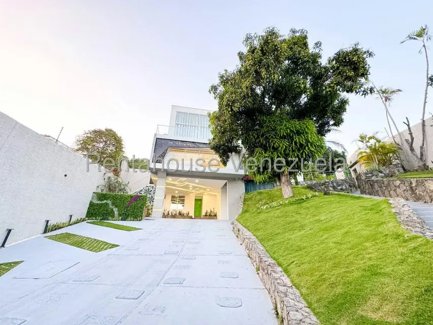 Casa (Multipes Niveles) en Venta en Cumbres de Curumo, Distrito Metropolitano - 3