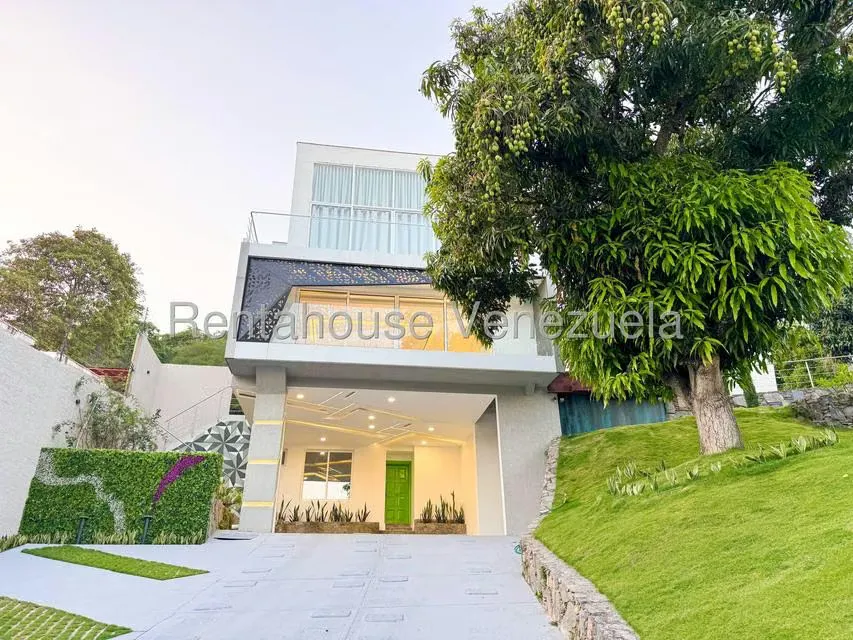 Casa (Multipes Niveles) en Venta en Cumbres de Curumo, Distrito Metropolitano - 4