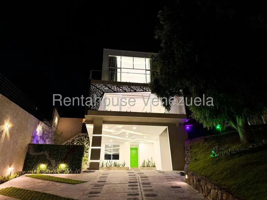 Casa (Multipes Niveles) en Venta en Cumbres de Curumo, Distrito Metropolitano - 5