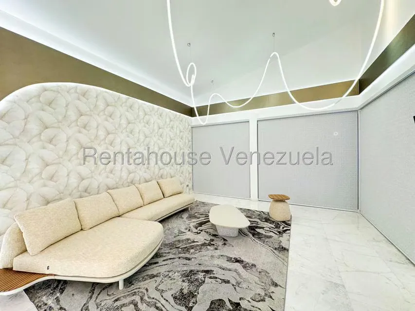 Casa (Multipes Niveles) en Venta en Cumbres de Curumo, Distrito Metropolitano - 42