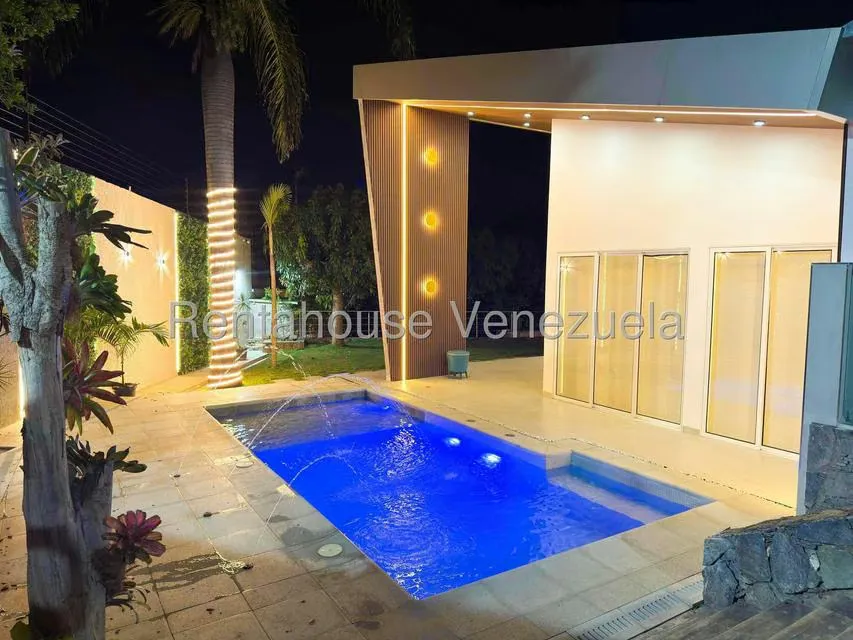 Casa (Multipes Niveles) en Venta en Cumbres de Curumo, Distrito Metropolitano - 8