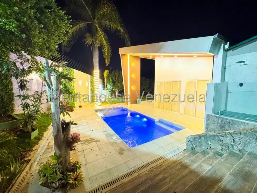 Casa (Multipes Niveles) en Venta en Cumbres de Curumo, Distrito Metropolitano - 10