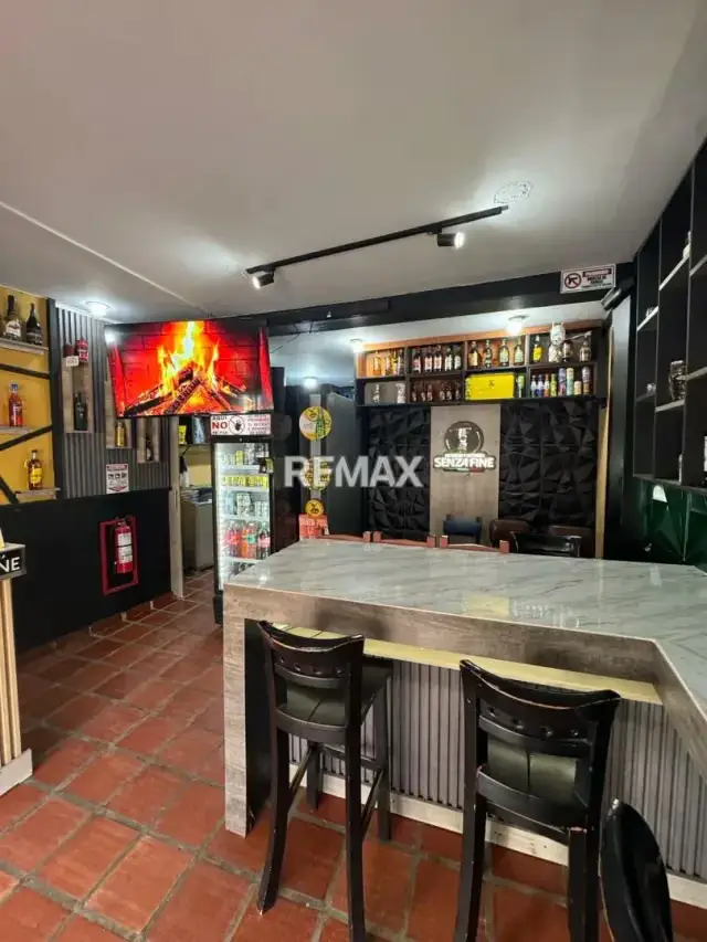 SE VENDE FONDO DE COMERCIO - BARRIO EL LOBO