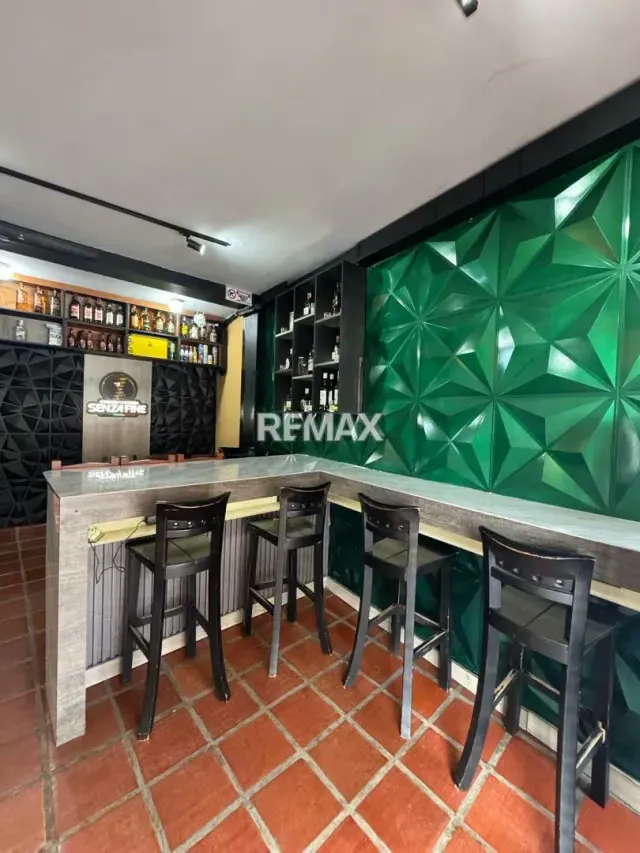 SE VENDE FONDO DE COMERCIO - BARRIO EL LOBO - 3