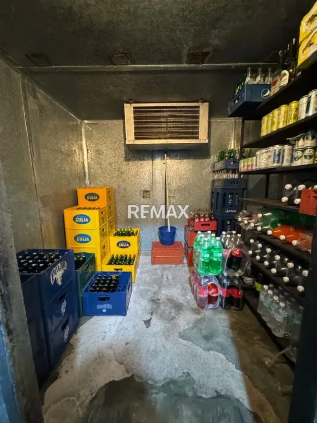 SE VENDE FONDO DE COMERCIO - BARRIO EL LOBO - 6