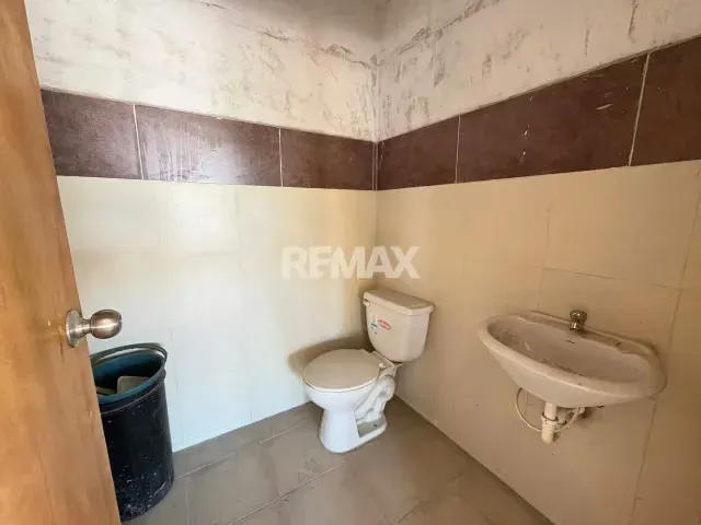 Local Comercial en obra blanca, Alquiler - 11