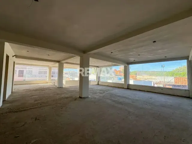 Local Comercial en obra blanca, Alquiler - 5