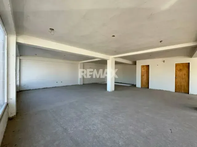Local Comercial en obra blanca, Alquiler - 8